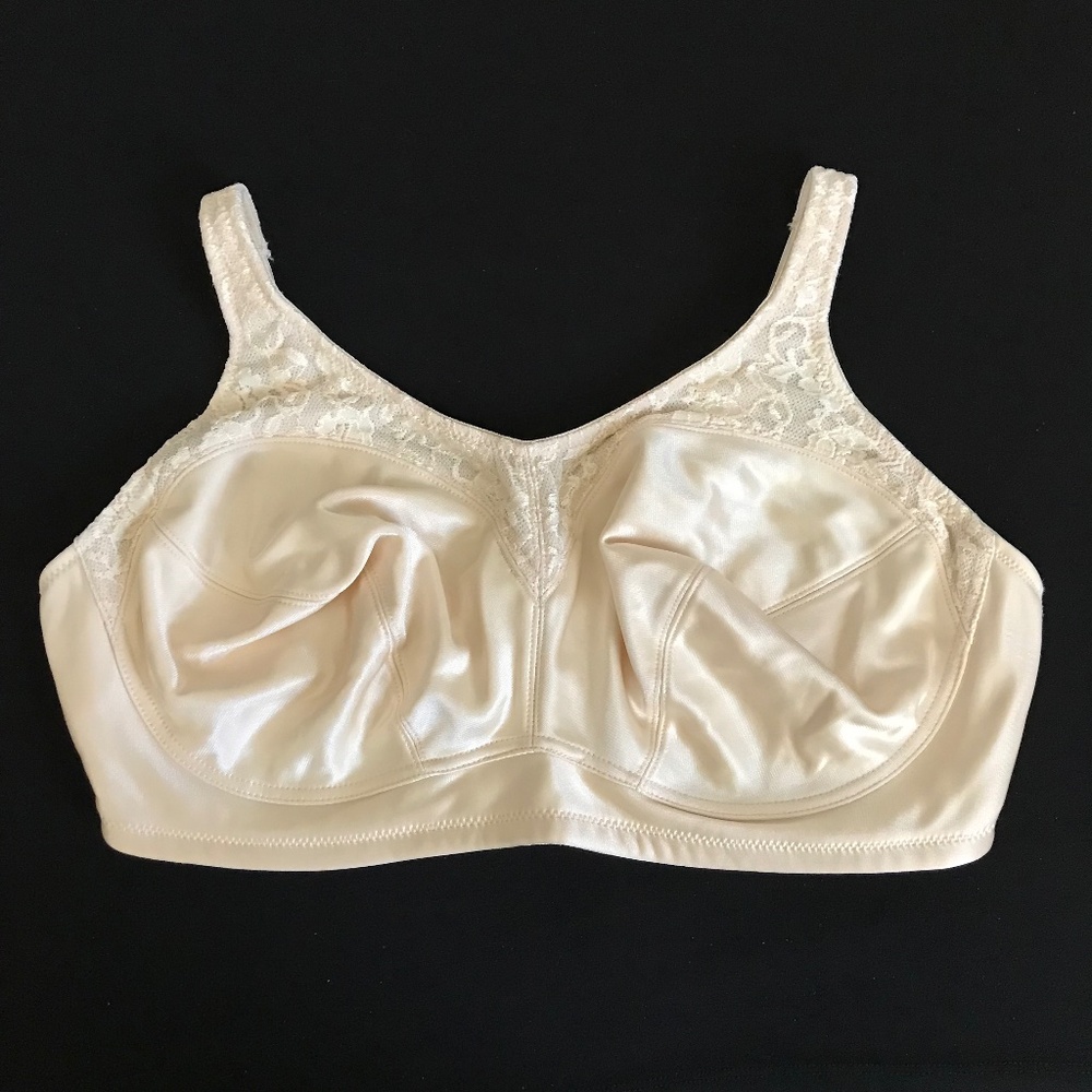 BREEZIES Full Coverage Bra Underwire Cream Tan Size 44DD